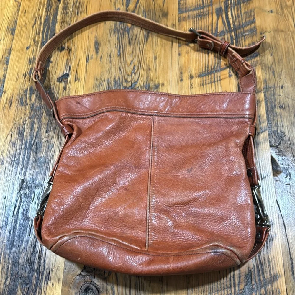 FRYE VINTAGE BROKEN IN FRYE COGNAC TOTE - Picture 2 of 12